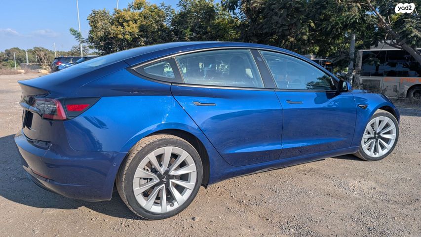 מודעת רכב טסלה מודל 3