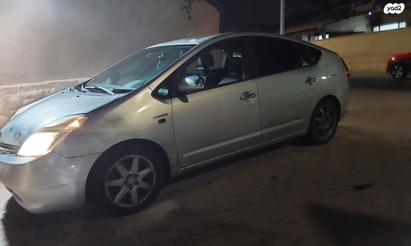 טויוטה פריוס