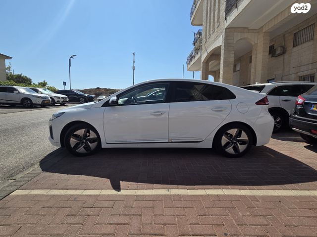 יונדאי איוניק