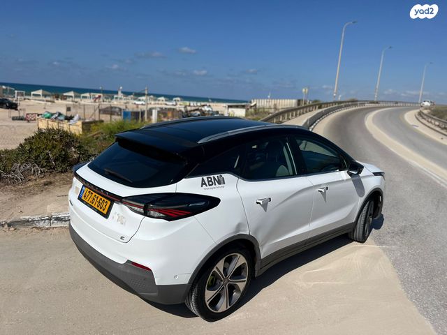 מודעת רכב ג׳ילי Geometry C