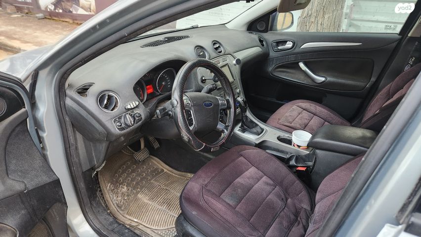 פורד מונדאו