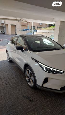 ג׳ילי Geometry C