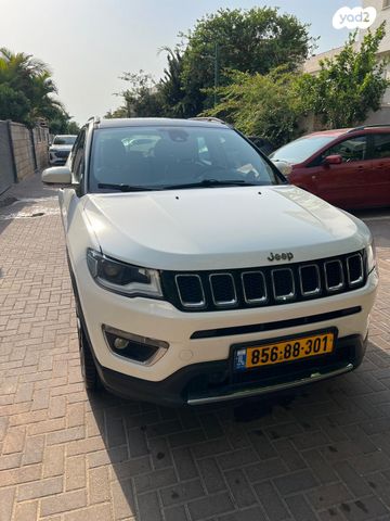 מודעת רכב ג'יפ קומפאס
