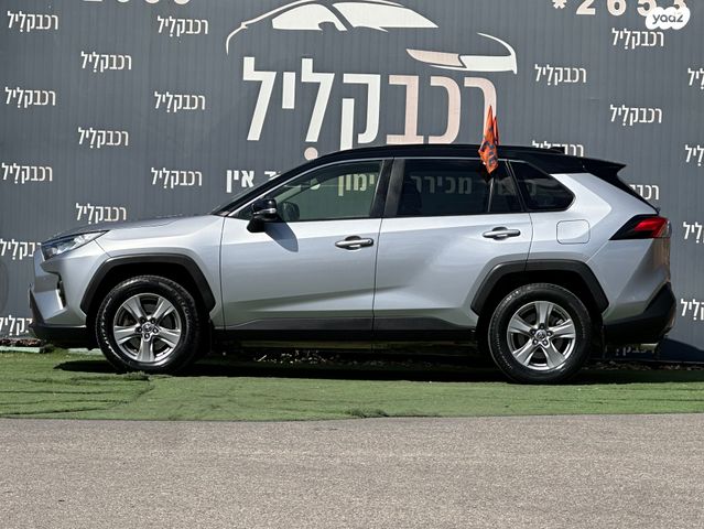 טויוטה RAV4