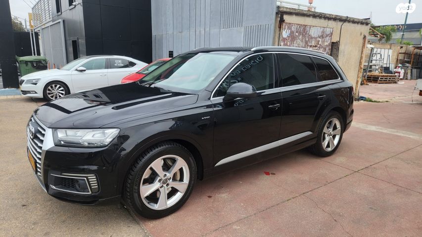 מודעת רכב אאודי Q7