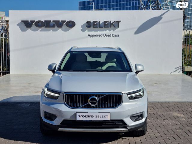 וולוו XC40