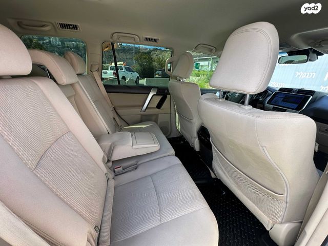 טויוטה לנד קרוזר