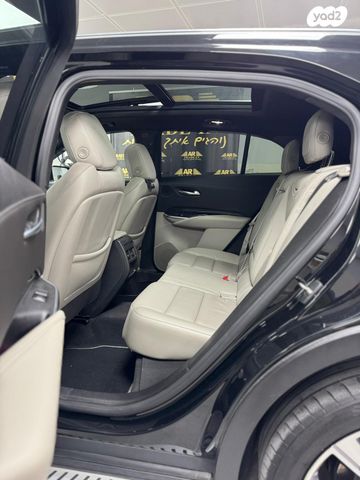 קאדילק XT4