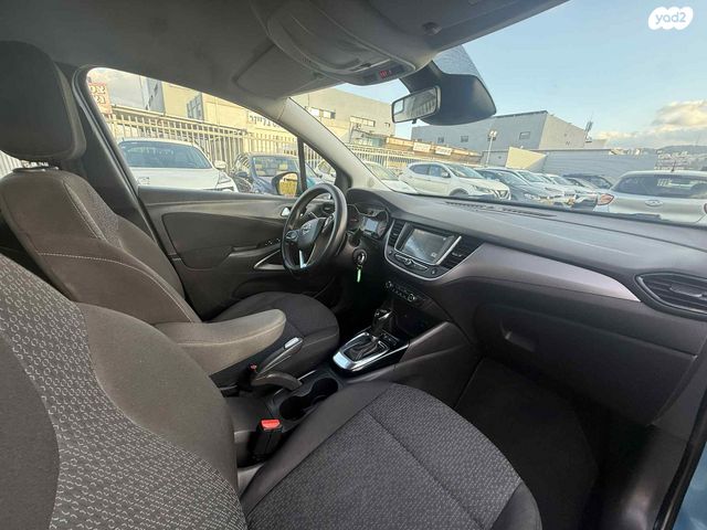 אופל קרוסלנד X