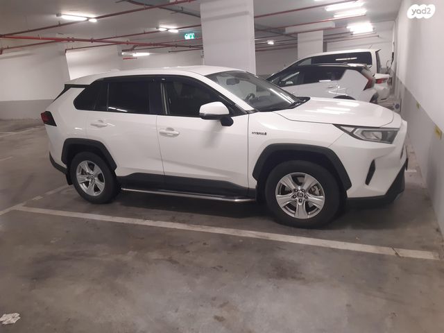 טויוטה RAV4