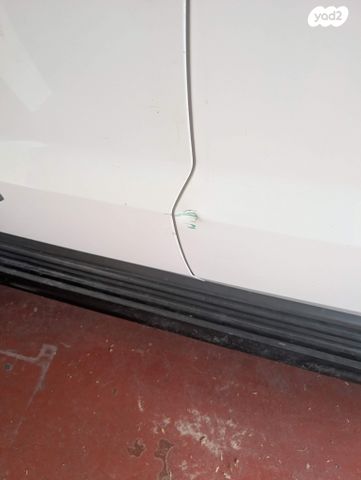 מודעת רכב ג'יפ גרנד צ'ירוקי