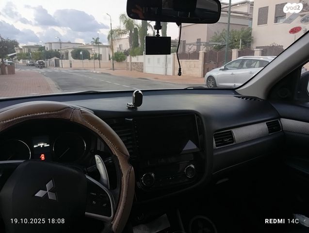 מיצובישי אאוטלנדר