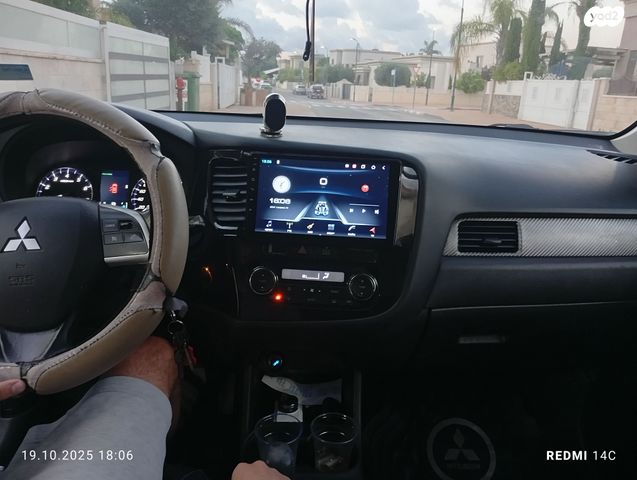 מיצובישי אאוטלנדר