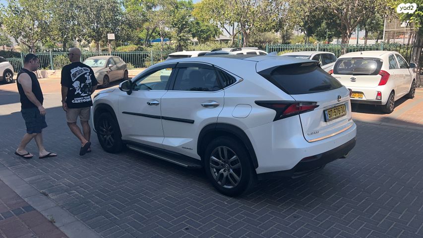 מודעת רכב לקסוס NX
