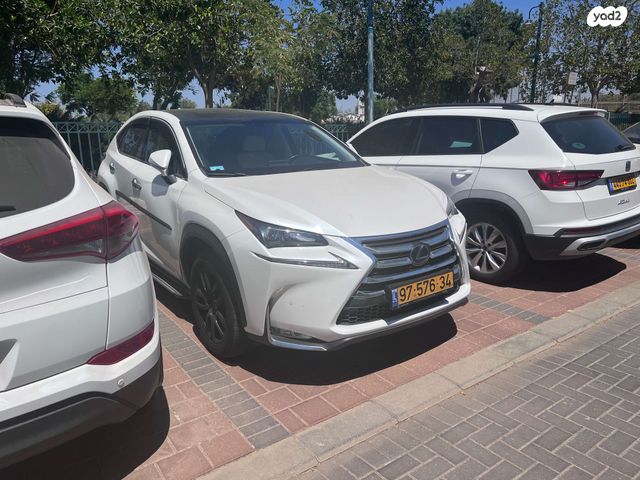 לקסוס NX