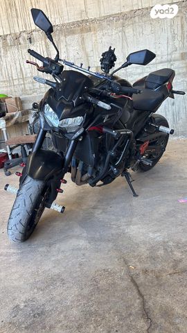 קאוואסאקי Z900