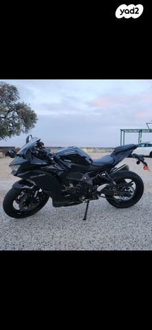 מודעת רכב קאוואסאקי ZX4R