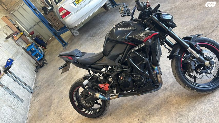 מודעת רכב קאוואסאקי Z900