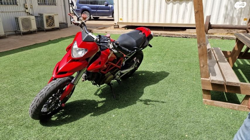 דוקאטי היפרמוטרד 1100S