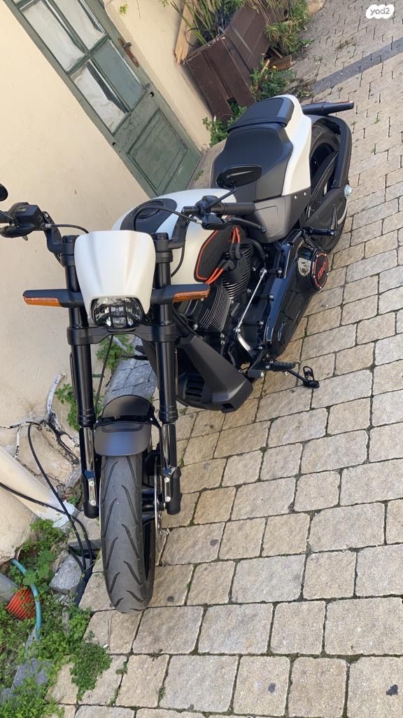 מודעת רכב הרלי דיווידסון FXDR 114