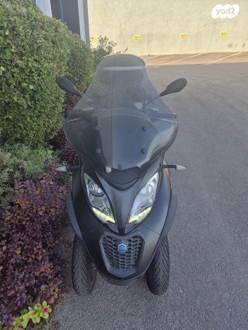 מודעת רכב פיאג'ו MP3 500