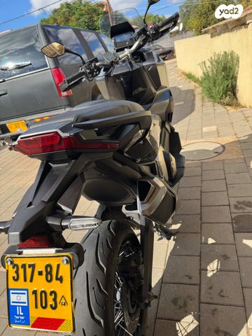 הונדה X-ADV750
