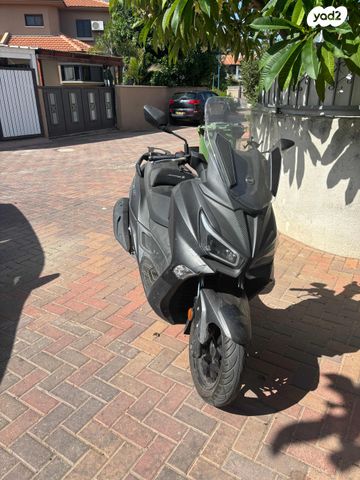 מודעת רכב סאן יאנג ג'וי-מקס 300 XI