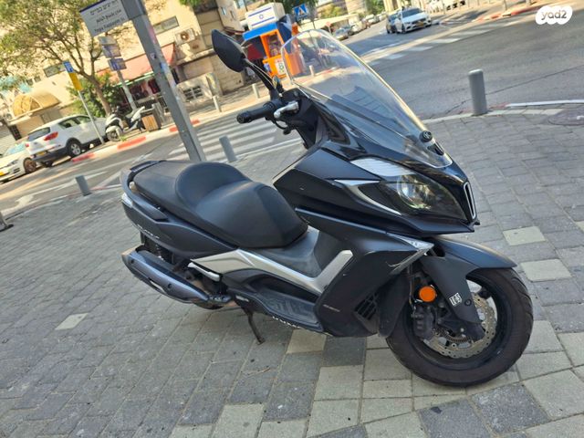 מודעת רכב קימקו דאון-טאון 350