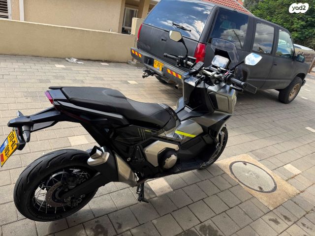 הונדה X-ADV750