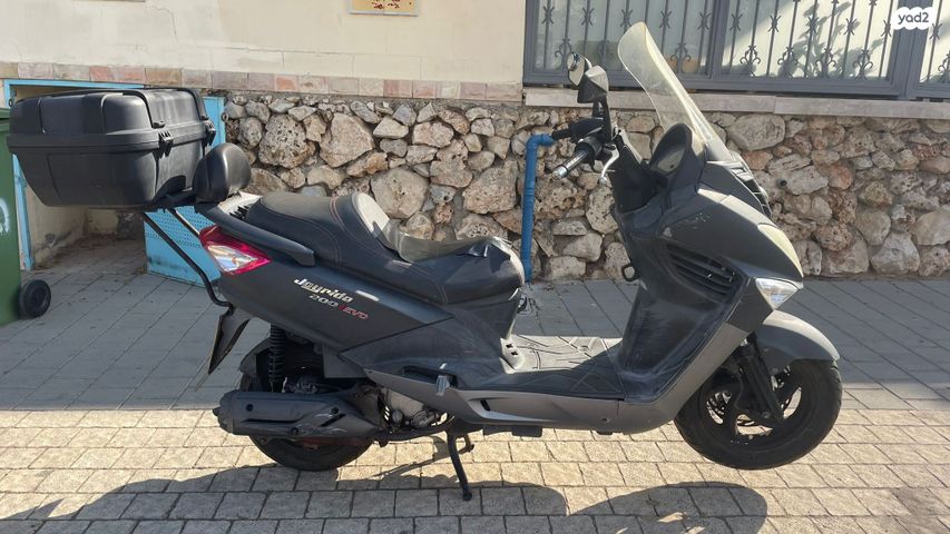 סאן יאנג ג'וי רייד 200