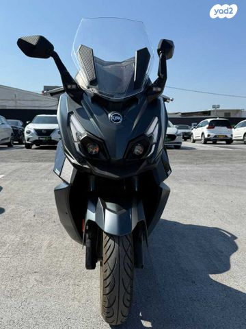 סאן יאנג קרוזים 300