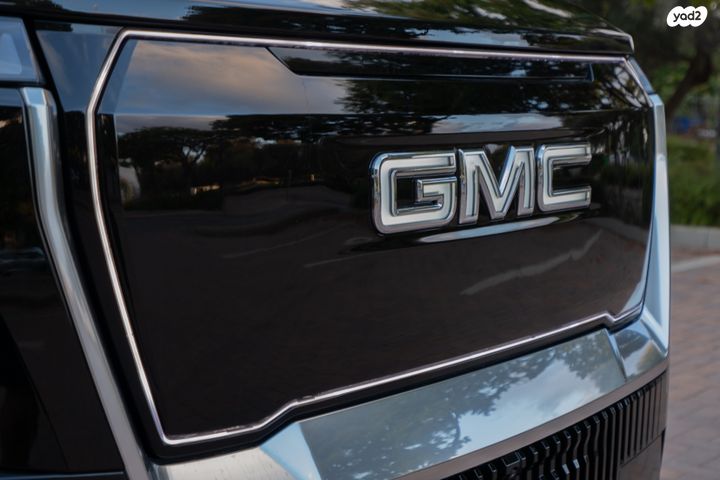 ג'י.אם.סי סיירה EV  