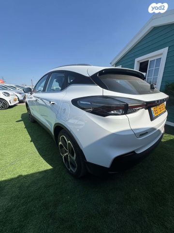 מודעת רכב ג׳ילי Geometry C