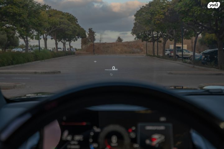 ג'י.אם.סי סיירה EV  