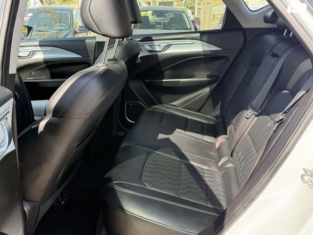 ג׳ילי Geometry C