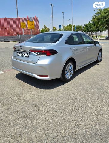 מודעת רכב טויוטה קורולה 1