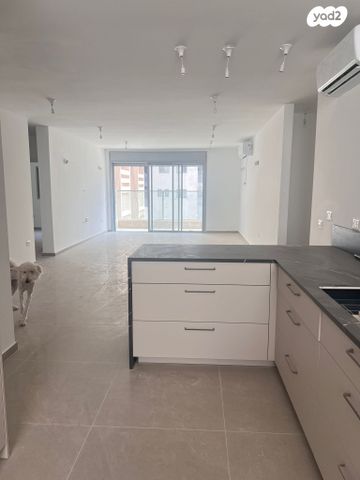 דירה, הרצוג 16, מרכז דרום, רעננה