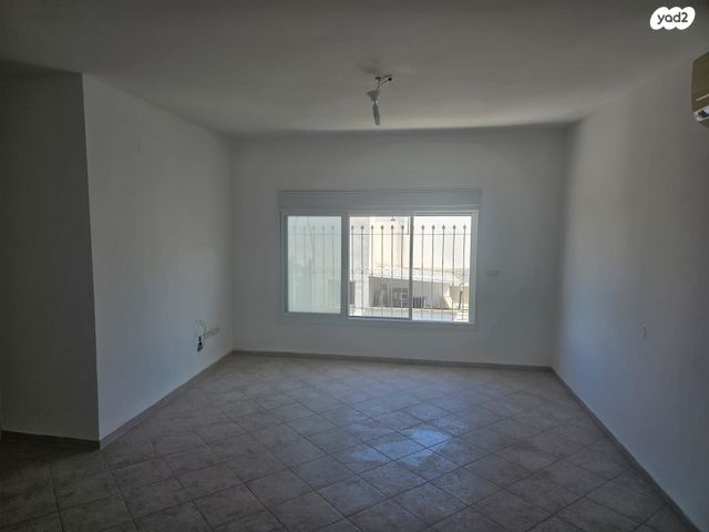 דירה, יגאל אלון 25, רמת אלון, חיפה