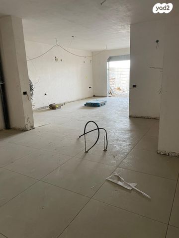 דירת גן, חיים ראובן קוברסקי 1, ערב א - סוואחרה, נוף ציון, ירושלים