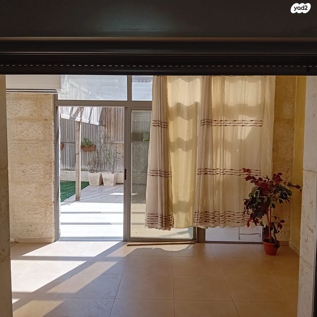 דירת גן, הרי"ף 16, קרית יערים, קרית יערים