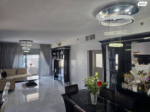 עוזי חיטמן 2