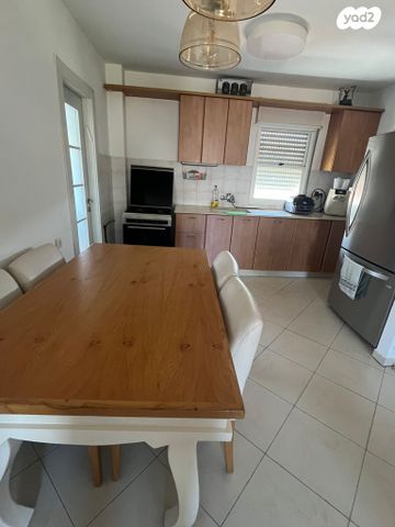 דירה, התבור 10, רובע ה', אריאל