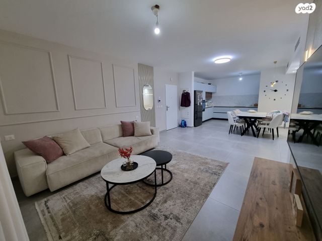 דירת גן, שיר השירים 4, שאר העיר, גן יבנה