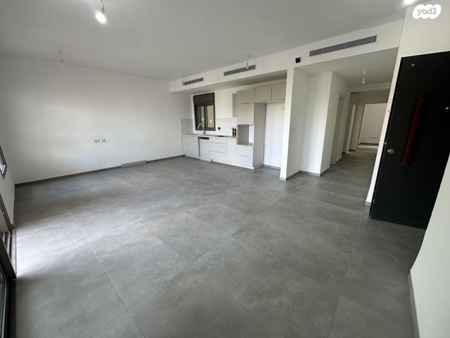 דירה, מנחם בייליס 4, כרמליה, חיפה