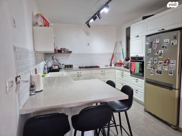 דירה, אלונים 10, קרית השרון, נתניה