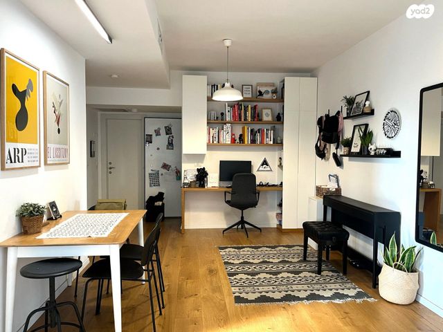 דירה, יואב 30, חרוזים, רמת גן