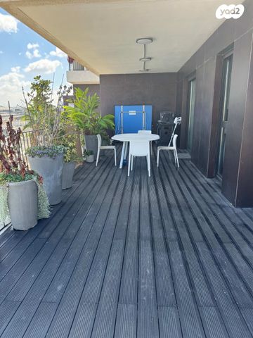 גג/ פנטהאוז, שיבת ציון 3, נווה שאנן, תל אביב יפו