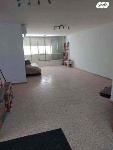 סמטת הדרור 27