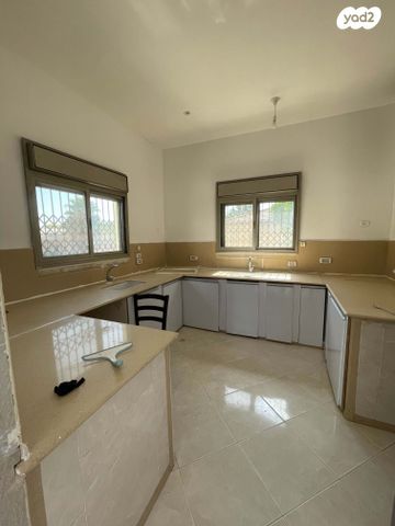 בית פרטי/ קוטג', בקוע, בקוע, בקוע