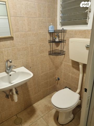 דירה, משה שרת 1040, שיכון ד, טבריה